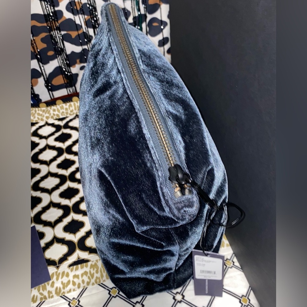 REBECCA MINKOFF LARGE LEATHER COSMETICS BAG